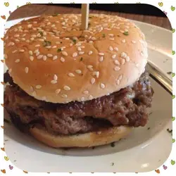 厚厚的牛肉BURGER