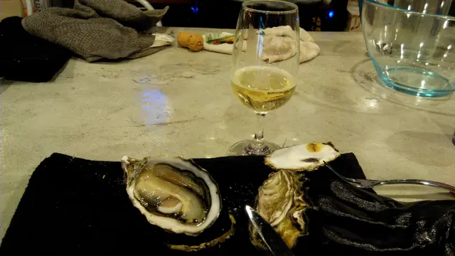 蠔配美酒滋味一流