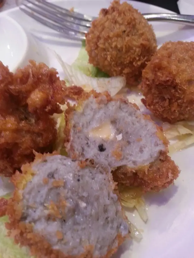 炸鯪魚球釀芝士