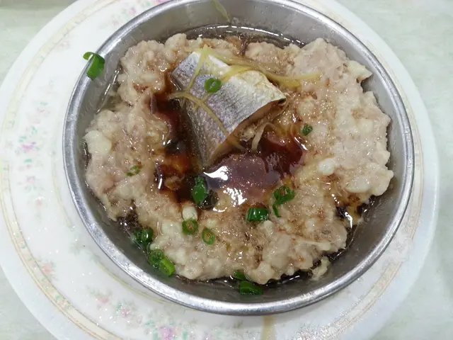 鹹魚蒸肉餅