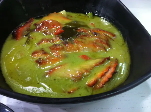 青咖喱豬頸肉