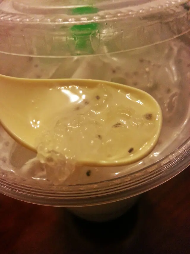 玉燕及黑珍珠質地爽滑