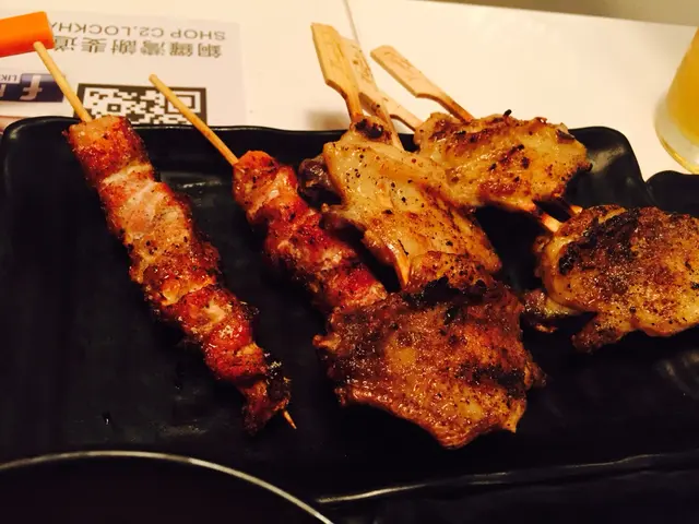 泰式燒豬頸肉,燒雞中翼