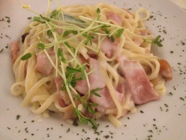 煙肉雜菌白汁意粉