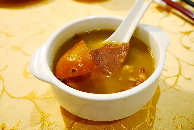 龍圖老火湯 (老黃瓜煲豬骨)