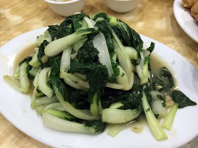 蒜蓉夠香炒菜火候剛好,好吃。