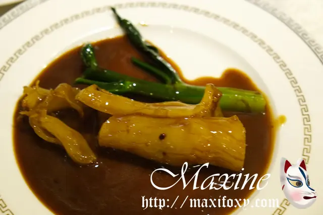 鮑魚汁扣原隻花膠扒