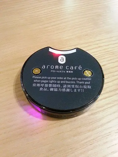 東海堂傳呼器~ 但為甚麼是中日混合文字的?