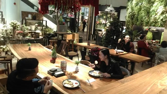 過左lunch hr, 少人好多