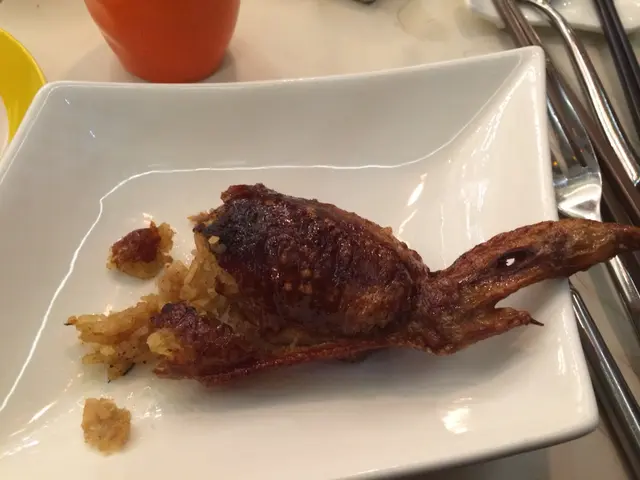 糯米飯載得滿滿、雞翼炸得又香又脆且不膩