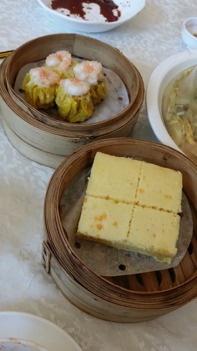 燒賣，千層馬拉糕