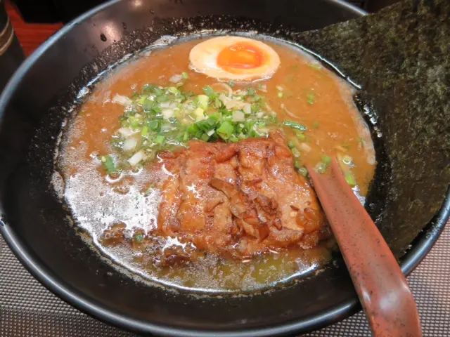 豬骨魚介豬軟骨拉麵