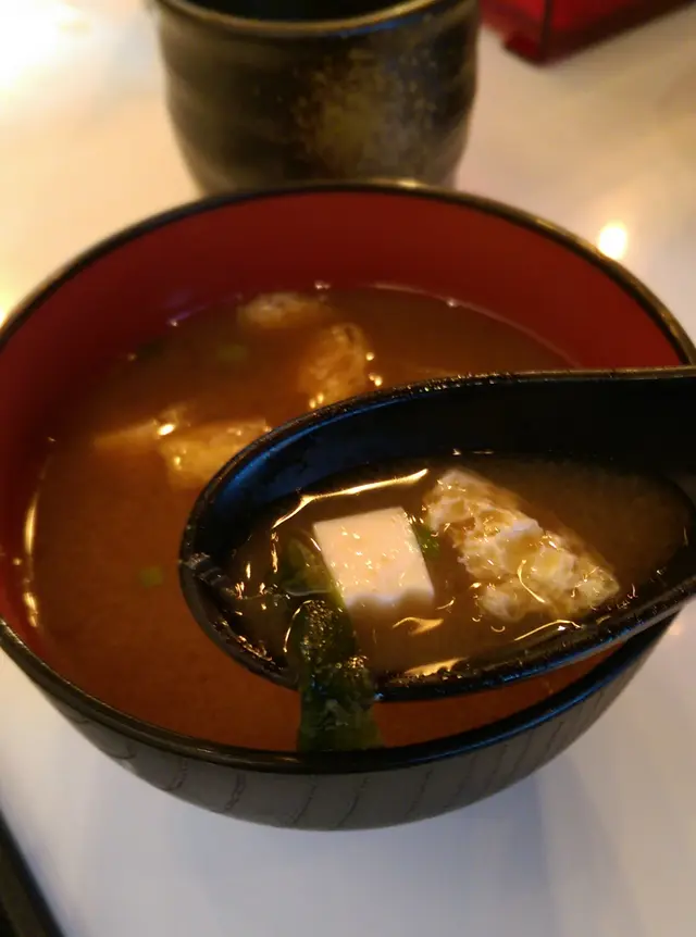 混合了吸收湯味的豆卜，超滑溜的豆腐粒及海帶，口感對辦！
