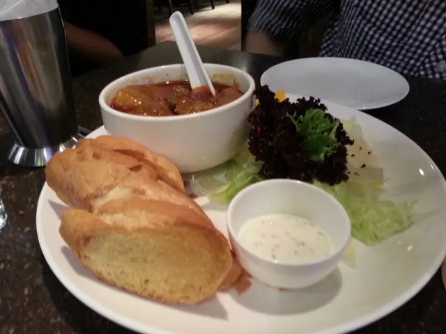 咖哩牛腩法國咖哩面包