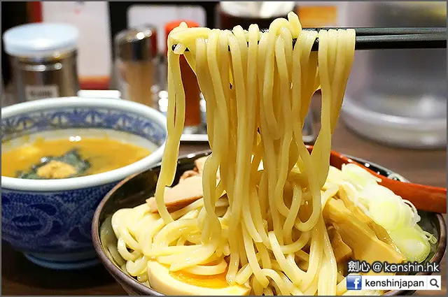 麵條帶有微香，口感順滑又有一定嚼勁