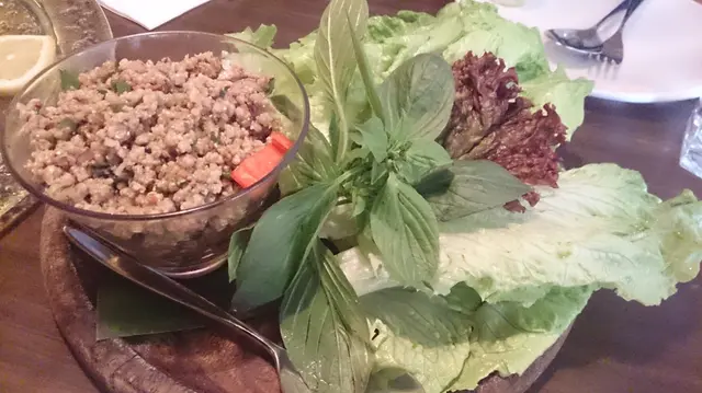 泰式辣豬肉生菜包