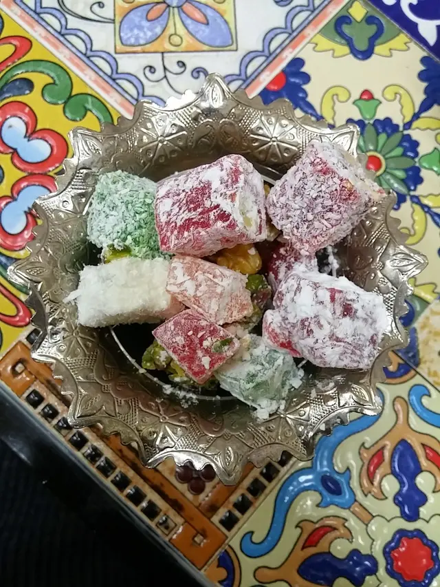 軟糖黏身帶糯感,甜度對於不少港人來說是頗高,但加入果仁之後減淡甜膩