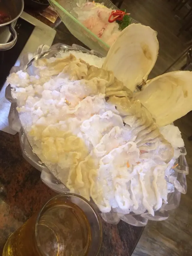 象拔蚌刺身夠新鮮夠足份量！連埋膽一齊上絕無欺場！