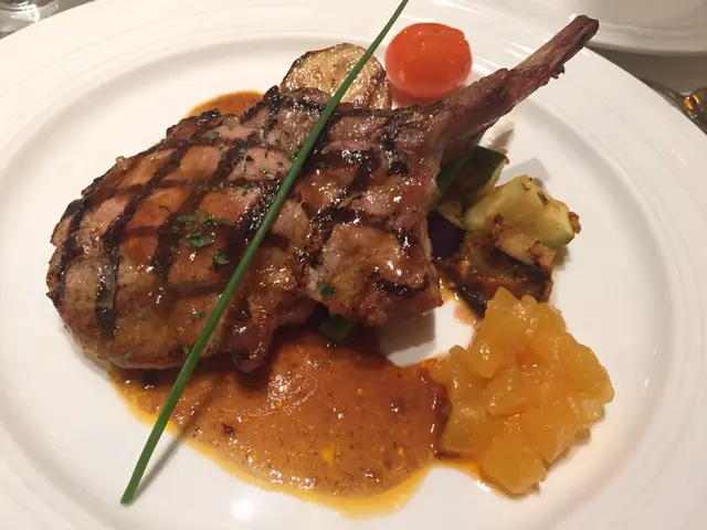 西班牙黑豬鞍配黃梅果沙沙及青檸