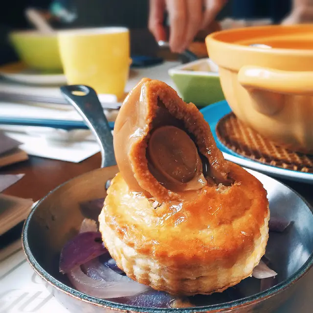 原隻鮑魚雞批酥(隻)