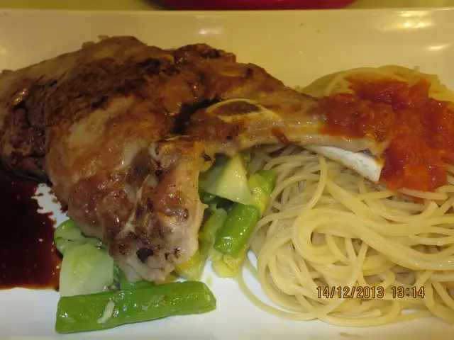 豬扒肉味豐富,略嫌茄蓉份量少和不夠濃味