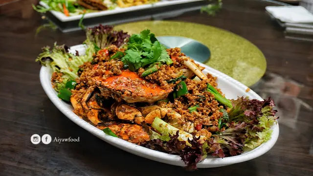 避風塘炒大肉蟹一只