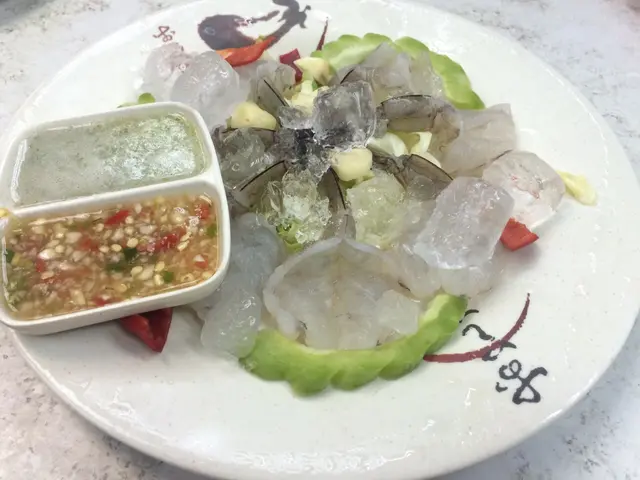 極力推介！！蝦鮮、肥！個汁仲精彩，有青辣汁同平時點紅色果隻。個青辣汁係仲辣，愛辣之人必試！而平昤果個都好帶到成個味出黎。