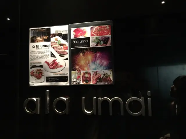 門外貼上有關報章雜誌的報導