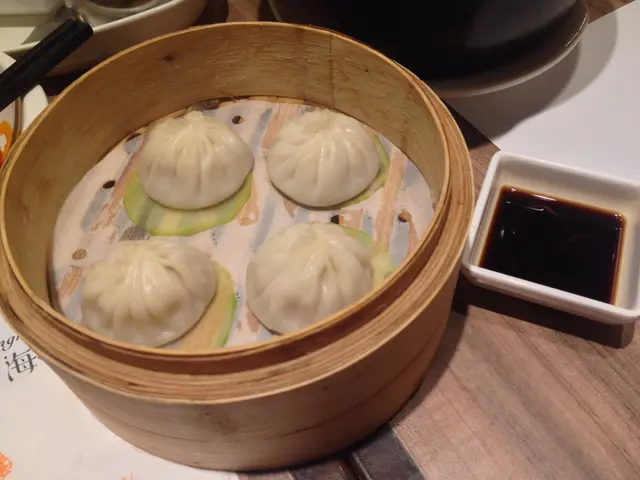 婆婆小籠包皮厚唔夠滑