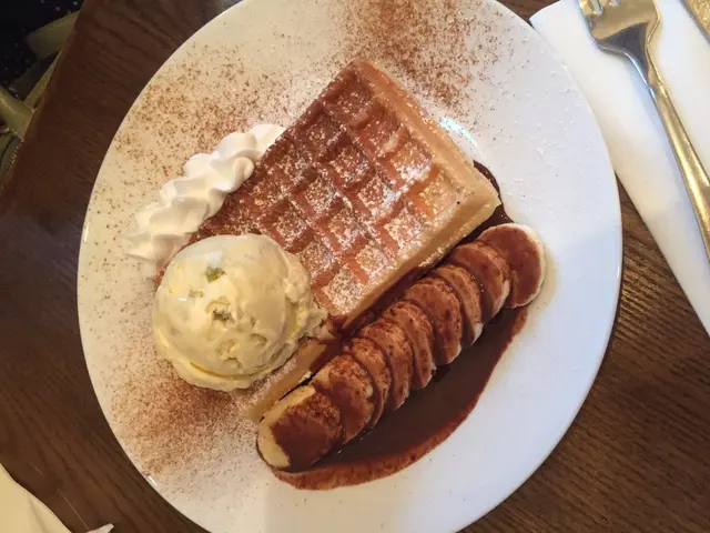 Banana Glace Apple Waffill