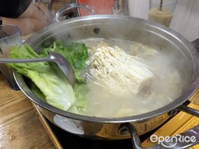 胡椒沙參玉竹豬肚包雞鍋 - 九龍城的名廚小館