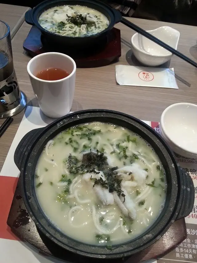 個啖湯!好鮮呀幟哥!黃魚肉滑滑無骨的,飲左3份2碗湯!好正!必食推介!