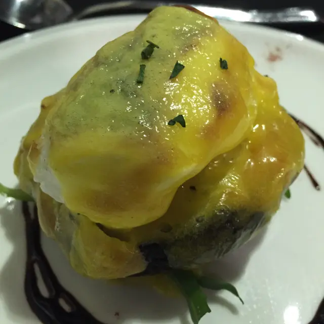 味道還好, 蛋不夠滑, 東姑有汁, 但老實說我食到這裡, 真的懷疑自己真的正在西班牙菜嗎? 還是中菜? 很混亂... =.=