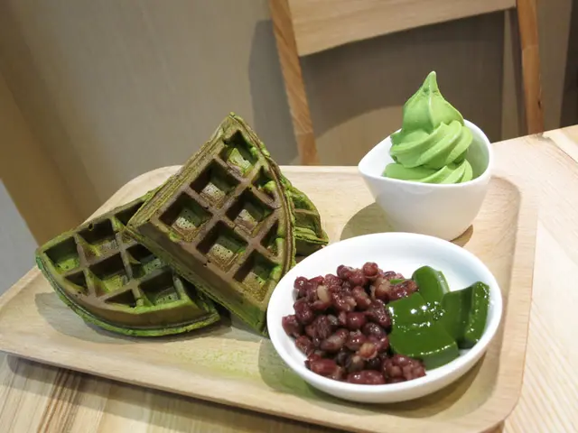 分別是抹茶鬆餅, 抹茶霜淇淋, 以及配料紅豆跟抹茶啫喱