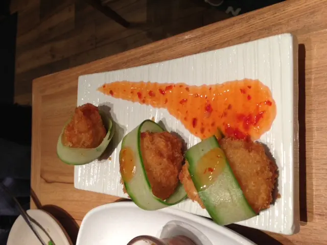 脆炸蝦餅配泰式辣醬