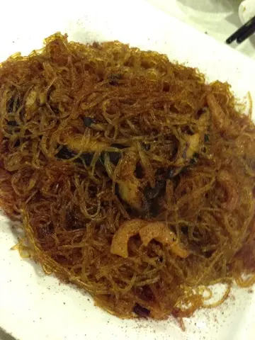 好多蝦子、蝦子好香，粉𢇁煮得剛好，不會太濕和太乾