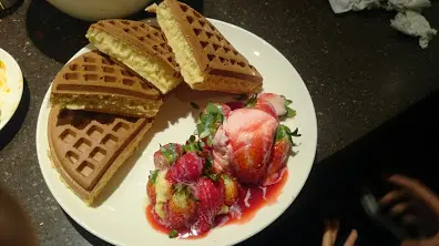 waffle好香，加上雪糕係一流