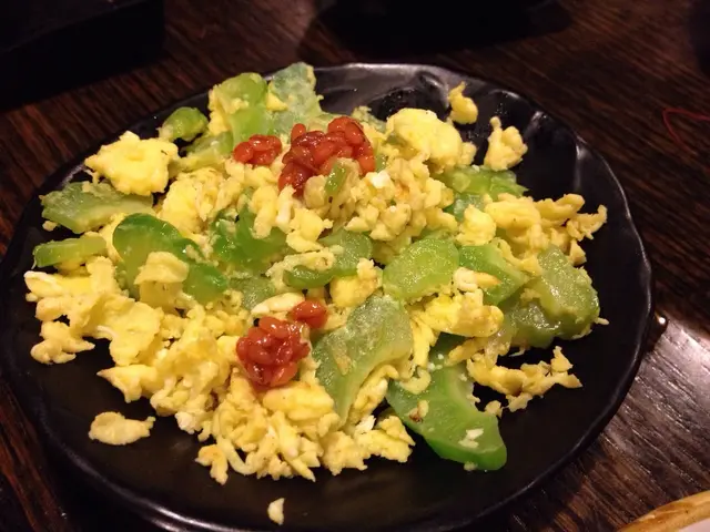 普通家常便飯,但熱烘烘的涼瓜和蛋,就讓我食到有「家」的味道!