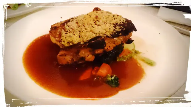 蒜香雞扒出色,又嫩又多汁