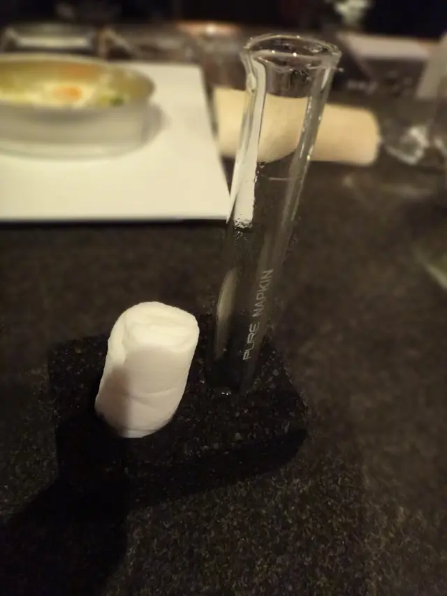 玫瑰水及濕紙巾