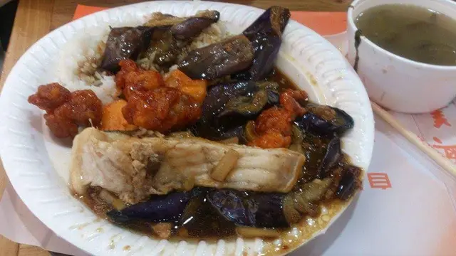 三餸飯加湯