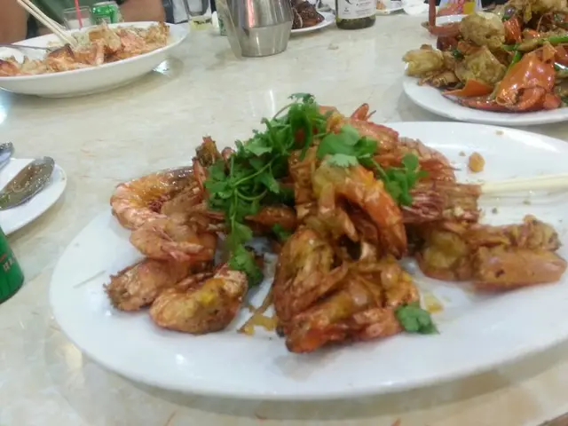 咸蛋黃炒蝦 ~ D咸蛋黃好好味呀,不過隻蝦好似差小小D肉吾太得