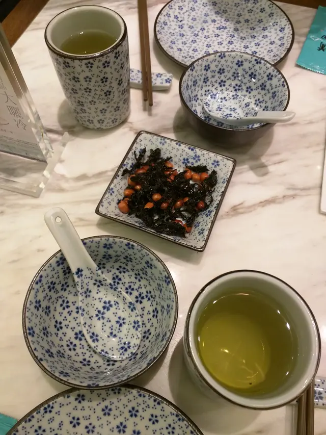 前菜：紫菜花生