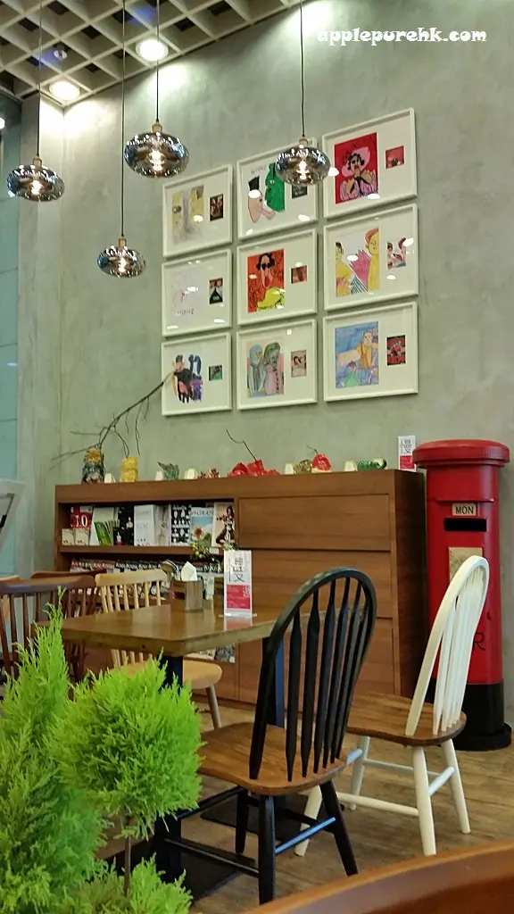 位置善用,一個不多不少入口位旁、添多一些花草,又是另一個小天地