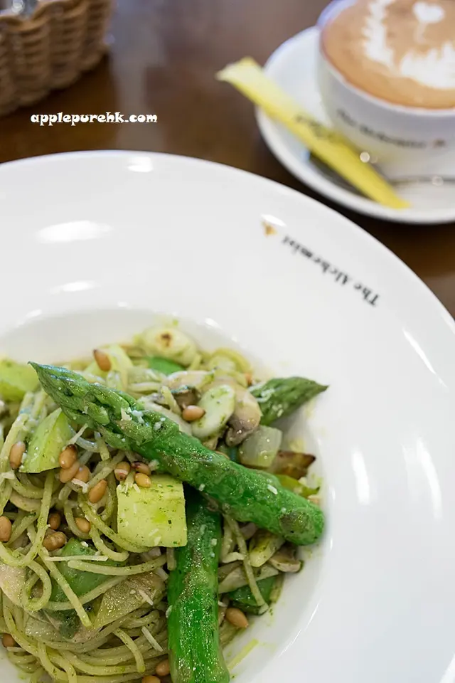 青蘋果露筍松子香草醬意大利粉