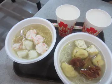 墨魚丸,龍蝦丸幼麵;牛腩豆卜米粉,豆漿