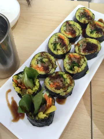 烤牛肉紫菜饭卷