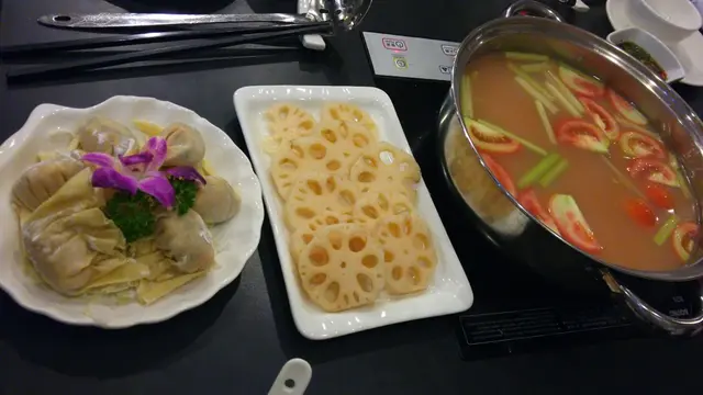 餃子,蓮藕,蕃茄薯仔湯