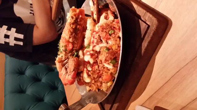 雖然少冬陰功味，但辣辣地帶甜既炒飯好醒胃，大頭蝦又彈牙！