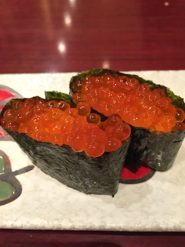 三文魚子壽司，夠哂凍 新鮮